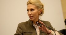 Stire din Politică-Administrație : Raluca Turcan: "PNL trebuie să recupereze electoratul care a plecat spre USR și alte nebunii"