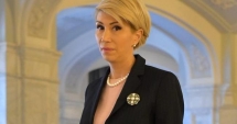 Stire din Politică-Administrație : Raluca Turcan: Legea salarizării a început să producă grave discriminări