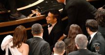 Stire din Actualitate : Câștigătorul Oscarului pentru cel mai bun actor în rol principal a căzut pe scenă