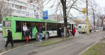 Stire din Social : Elevii  nu se înghesuie  să-și cumpere abonamentele reduse la RATC