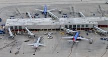 Accident tragic pe aeroport! Un angajat a murit 'aspirat' de motorul unui avion