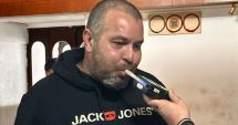 Stire din Eveniment : „Războinicii României” să întorc în țară pentru proteste! Bărbat cu un cuțit la el și posibil drogat, oprit la vamă