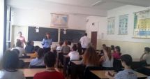 Stire din Eveniment : Elevii din Constanța, avertizați despre capcanele Internetului