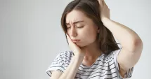 Stire din Sănătate : Gingiile inflamate se pot trata acasă, fără medicamente