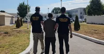 Stire din Eveniment : Atac violent în Gârliciu. Doi tineri au intrat peste un bărbat în curte și l-au bătut
