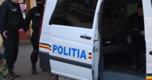 Stire din Eveniment : Doi tineri reţinuţi, suspectaţi de trafic de droguri de risc și mare risc! Ce au găsit oamenii legii asupra lor