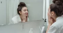 Stire din Sănătate : Retinolul promite efecte anti-aging, dar utilizarea greșită poate crea probleme