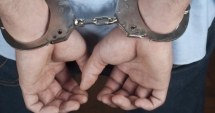 Stire din Eveniment : Infractorul scăpat de polițiști în momentul încătușării a fost găsit