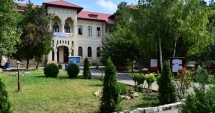 Stire din Cultură-Educație : Elevii Colegiului Pedagogic  se reîntâlnesc  după 20 de ani