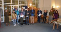 Stire din Cultură-Educație : "Revoluția de Catifea", dezbătută de specialiști la bibliotecă