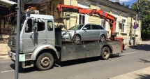 Stire din Eveniment : ATENȚIE, ȘOFERI! Începe ridicarea mașinilor parcate neregulamentar