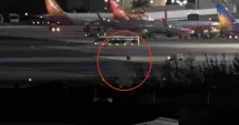 Stire din Actualitate : Incident neobișnuit pe aeroport. O roată de avion s-a rostogolit necontrolat pe pistă