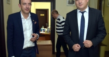 Stire din Politică-Administrație : Deputații Huțucă și Boroianu, nemulțumiți că Dragnea a convocat Parlamentul în același timp cu Congresul PNL