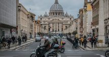 Stire din Actualitate : Italia, paralizată vineri de greva în transportul public local şi aerian