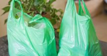 Stire din Social : Este oficial. Pungile din plastic subțire cu mâner, interzise definitiv în comerț