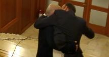 Stire din Eveniment : Fostul deputat Dan Vîlceanu, trimis în judecată, după ce l-a mușcat de nas pe un coleg în Parlament