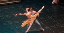 Stire din Cultură-Educație : Galerie FOTO. Succesul premierei "Romeo și Julieta", dovada valorii baletului constănțean