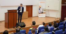 Stire din Cultură-Educație : Întâlnire la "Ovidius". Tinerii, interesați de istoria Rompetrol Rafinare