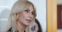 Stire din Politică-Administrație : Raluca Turcan: Nu cred că există acum riscul de a se rupe o parte din PNL