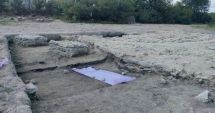 Stire din Actualitate : În Dunărea secată arheologii au scos la iveală ruinele unei cetăți antice