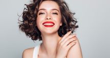 Stire din Sănătate : Ruj sau luciu? Care dintre cele două poate face buzele mai atrăgătoare