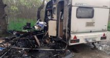 Stire din Eveniment : Femeia care a suferit arsuri după ce rulota a luat foc, a murit. Venise să petreacă Paștele la Băile Puturoasa