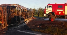 Stire din Actualitate : Accident ÎNFIORĂTOR: 13 morți, în urma coliziunii între un autocar și un camion