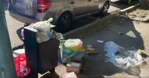 Stire din Social : Ce amenzi riscați dacă aruncați sacii cu deșeuri menajere în coșurile stradale