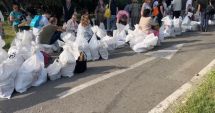 Stire din Actualitate : Sacii cu buletine de vot, imaginea unei țări în care întârzie digitalizarea
