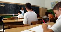 Stire din Cultură-Educație : Concurență acerbă între elevii de 10,  pentru un loc în liceele constănțene de elită
