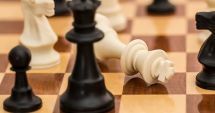 Peste 420 de jucători din 32 de ţări, la un turneu de şah inclus în Grand Prix România