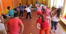 Stire din Cultură-Educație : Aberații marca Ministerul Educației. "Nu ar fi fost mai utile sălile de sport în locul manualelor?"
