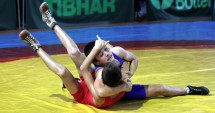 Stire din Sport : Salbă de medalii pentru micii luptători constănțeni