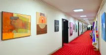 Stire din Cultură-Educație : Holurile Primăriei Constanța găzduiesc Salonul de Primăvară