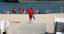 Stire din Eveniment : Și-a văzut moartea cu ochii. Femeie, la un pas de înec, în Mamaia
