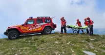 Stire din Eveniment : Intervenție de urgență după ce șase urși au blocat un grup de turiști pe munte