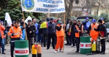 Stire din Economie : Salvatorii maritimi au bătut butoaiele sub fereastra prefectului