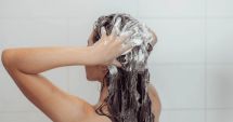 Stire din Sănătate : Aveţi părul uscat? Mare atenție la șamponul pe care îl folosiți!
