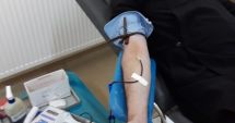 Stire din Social : IPS Teodosie şi preoţii constănţeni donează sânge