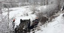 Stire din Eveniment : Un bărbat a murit după ce ar fi făcut infarct la volan și s-a răsturnat cu mașina în șanț