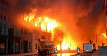 Stire din Actualitate : Incendiu teribil la New York: Trei dintre clădirile avariate s-au prăbușit