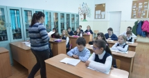 Stire din Cultură-Educație : Elevii câștigă  o săptămână  în plus la vacanța de vară.  Cum va arăta noul an școlar