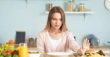Foto - Vă săturați prea repede? Ce vă transmite organismul