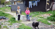 Stire din Social : Șatra de pe Munții Tatra. Trăiesc din furtișaguri și se visează în noul cartier social