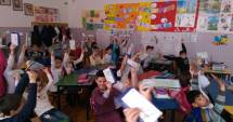 Stire din Cultură-Educație : "Să vorbim despre bani și bănci", la Școala Gimnazială nr. 11