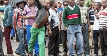 Stire din Actualitate : Sclavie în Africa. Imigranți vânduți în piețe! Cei care nu sunt cumpărați sau pentru care nu se primește recompensă sunt UCIȘI