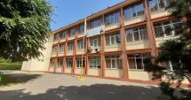 Stire din Cultură-Educație : Şcoala nr. 29 „Mihai Viteazul” a primit certificatul „Blue School”