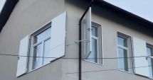 Stire din Actualitate : O școală din Suceava a fost modernizată cu uși în loc de ferestre