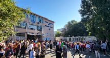 Stire din Cultură-Educație : Incredibil! Directorul Școlii Nr. 30 DEMIS din funcție din cauza modularelor în care învață elevii