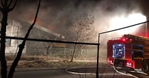 Stire din Eveniment : Alertă. Incendiu. A ars sala de sport a unei școli
